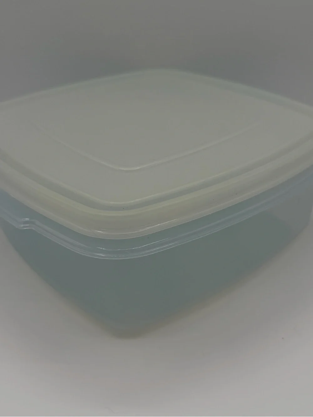 Vintage Rubbermaid Servin’ Saver Square Blue Plastic #3 10 Cups Food Storage